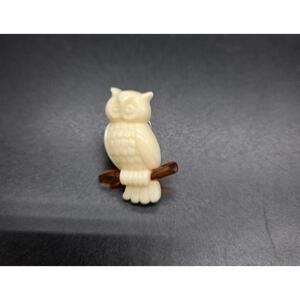 Vintage 1984 AVON Milky Ivory & Brown "Lucky Friends" OWL Lapel Brooch PIN Gift